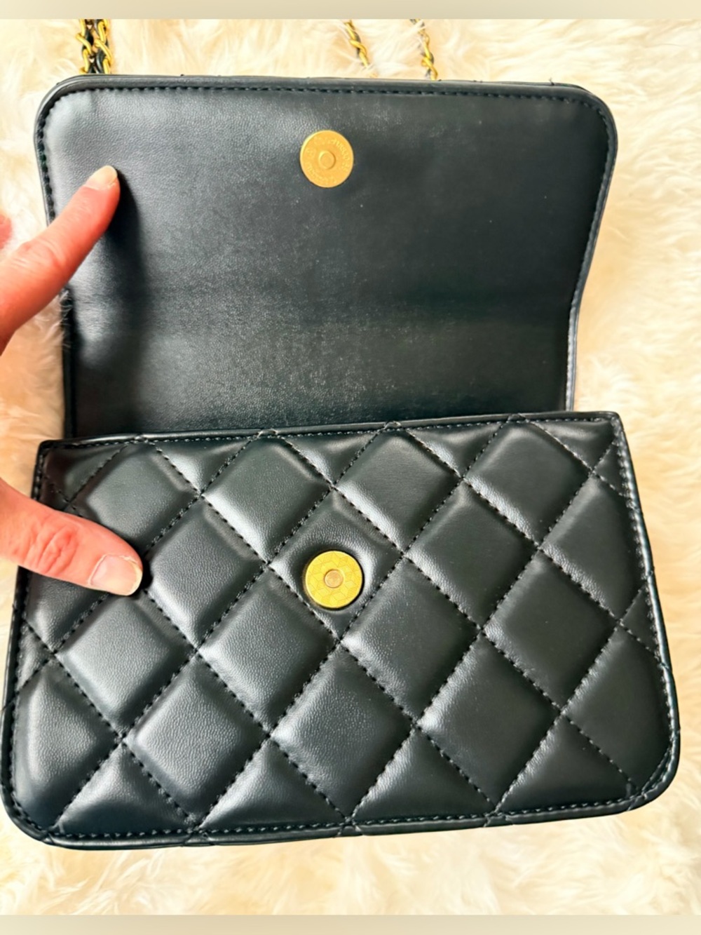 CHANEL Black Quilted Leather Crossbody Bag with Gold Hardware - Picture 11 of 16